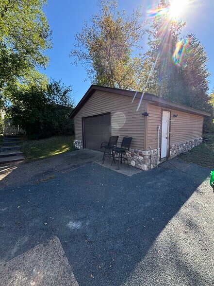 More Photos Of 951 14th Ave, Almena Restaurant For Sale