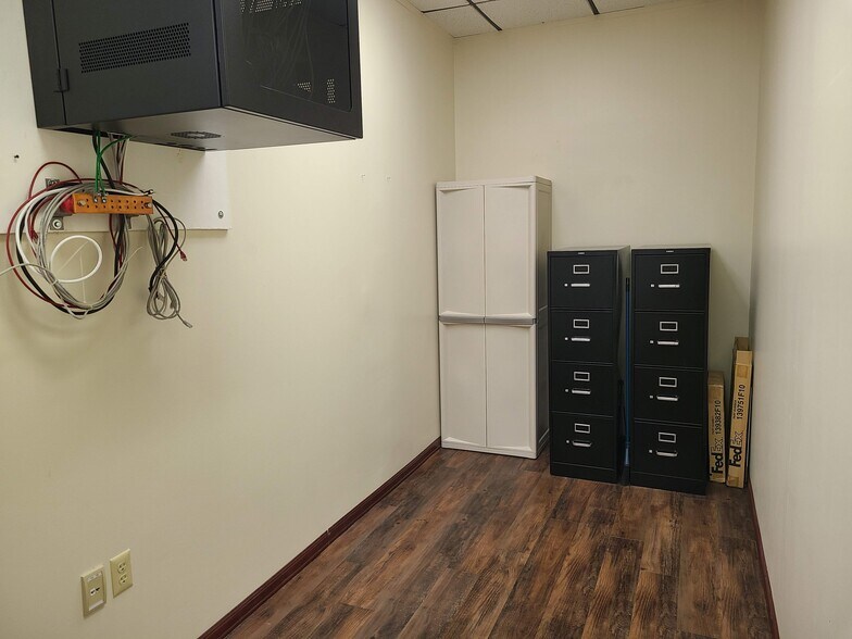 More Photos Of 3023 Eastland Blvd, Clearwater Office For Sale