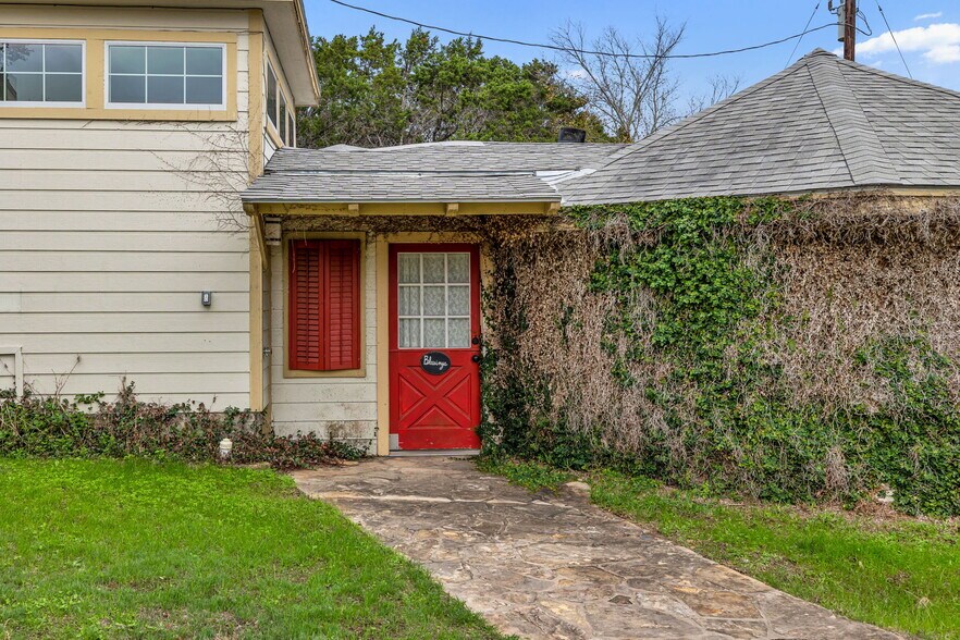 More Photos Of 251 Circle Dr, Wimberley Hospitality For Sale