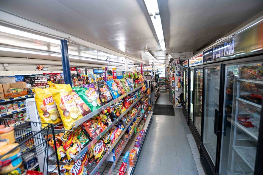 More Photos Of 30 Seven Mile Ave, Hamilton General Retail For Sale