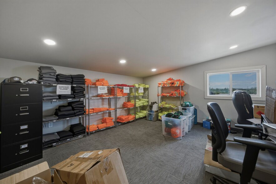 More Photos Of 2213 Henderson Loop, Richland Warehouse For Sale