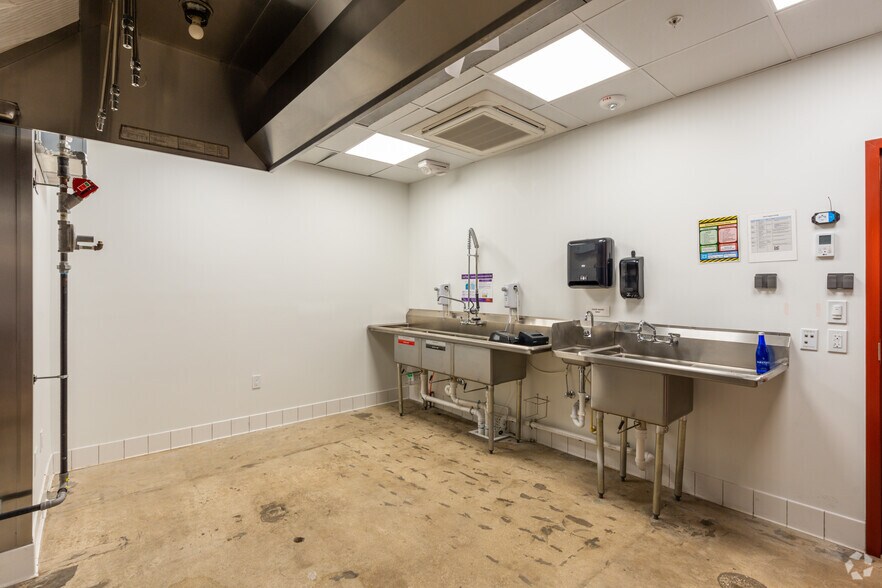 More Photos Of 955 Alton Rd, Miami Beach Restaurant For Lease