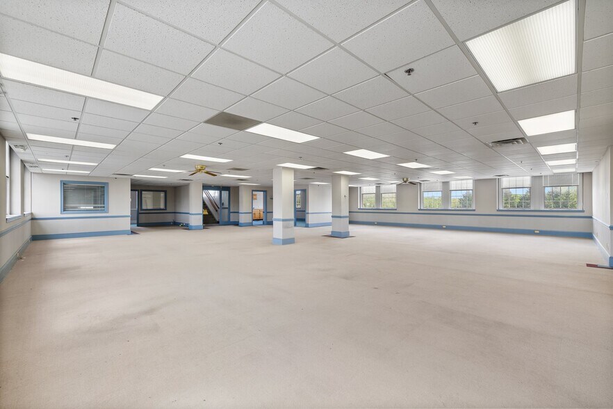 More Photos Of 380 N Main St, Mansfield Office Residential For Sale