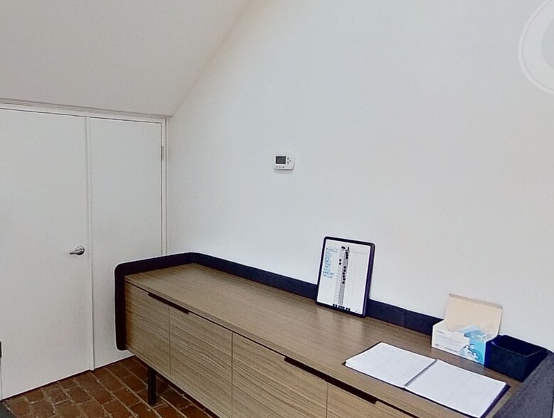 Primary Photo Of 413 N Lee St, Alexandria Office For Lease