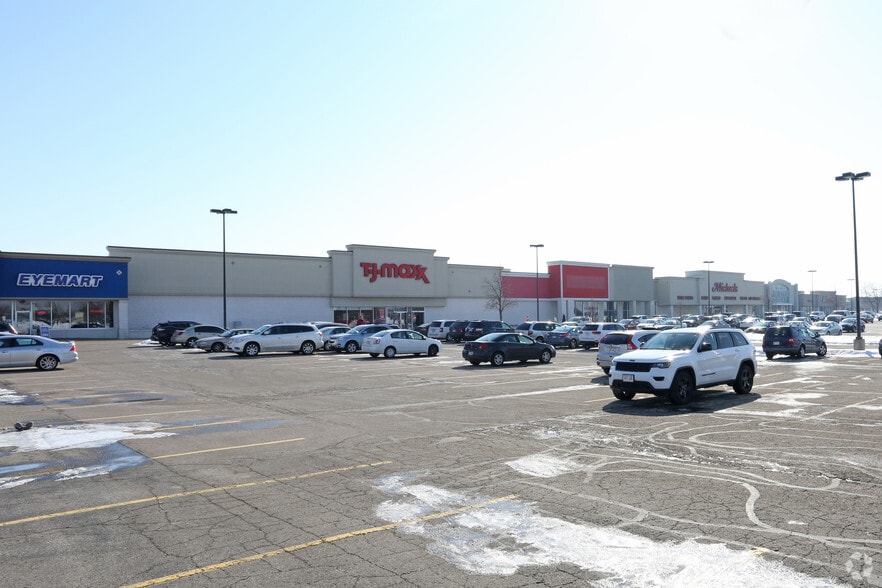 More Photos Of 2900 Deerfield Dr, Janesville General Retail For Lease