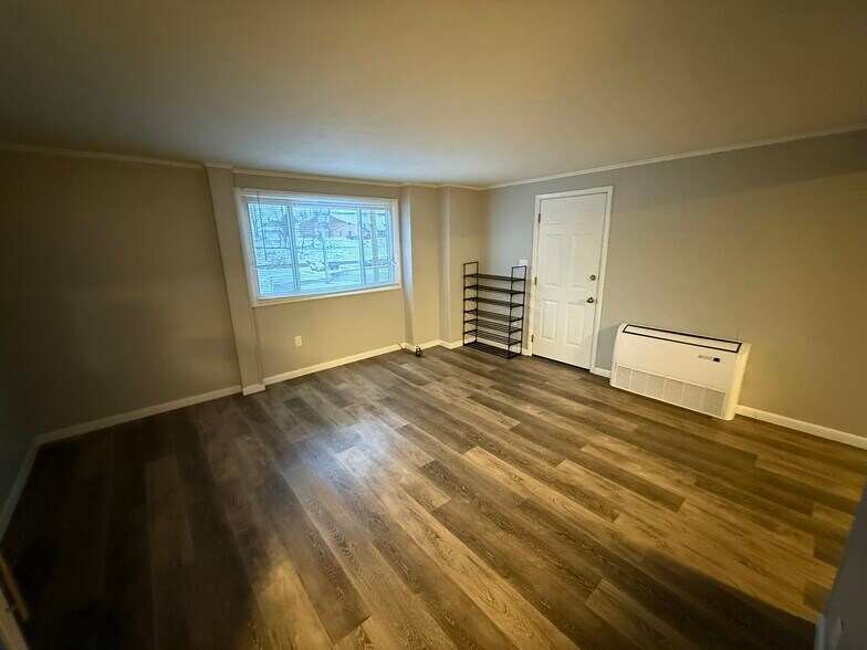 More Photos Of 120-126 N Wooster Ave, Strasburg Storefront Retail Residential For Sale