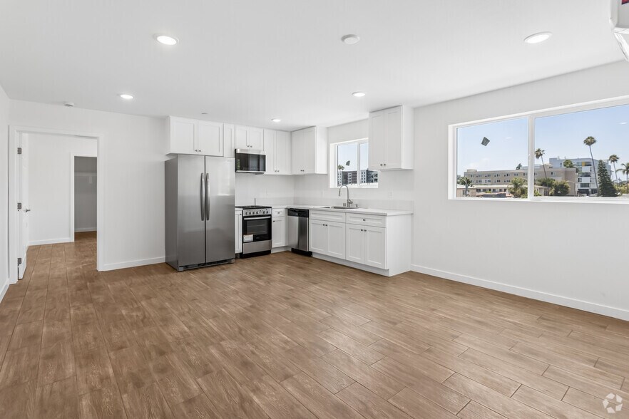 More Photos Of 833 W 84th St, Los Angeles Apartments For Sale