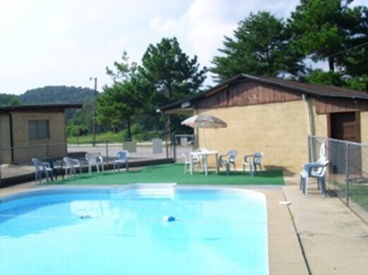 More Photos Of 304 East Court Street, Jasper Hotel For Sale