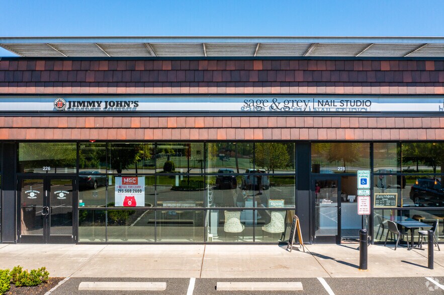 More Photos Of 210-236 N Radnor Chester Rd, Radnor Restaurant For Lease