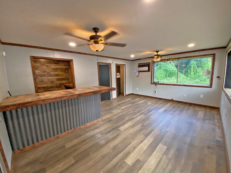 More Photos Of 1640 S Chestatee, Dahlonega Auto Repair For Sale