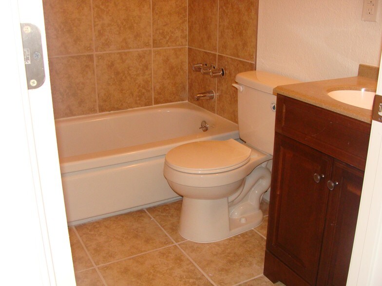 More Photos Of 10501 Croetto Way, Rancho Cordova Apartments For Sale