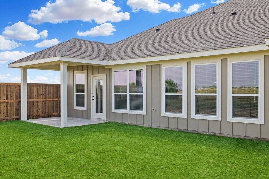 More Photos Of 651-655 Clovis St, Midlothian Apartments For Sale