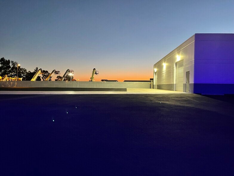More Photos Of 20712 Civic Center Dr, Lake Forest Warehouse For Lease