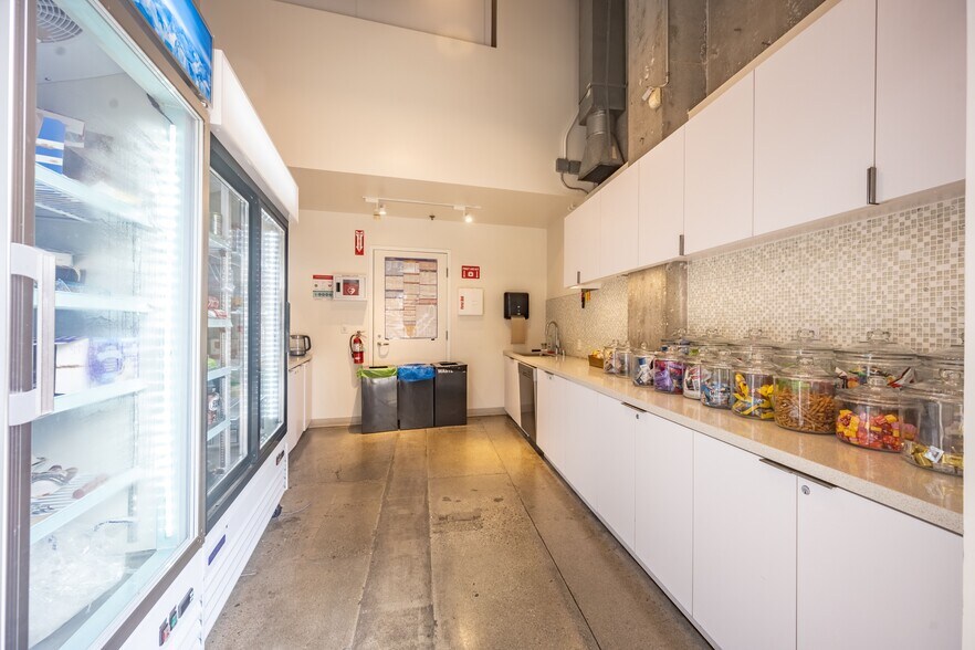 More Photos Of 13335 Maxella Ave, Marina Del Rey Loft Creative Space For Lease