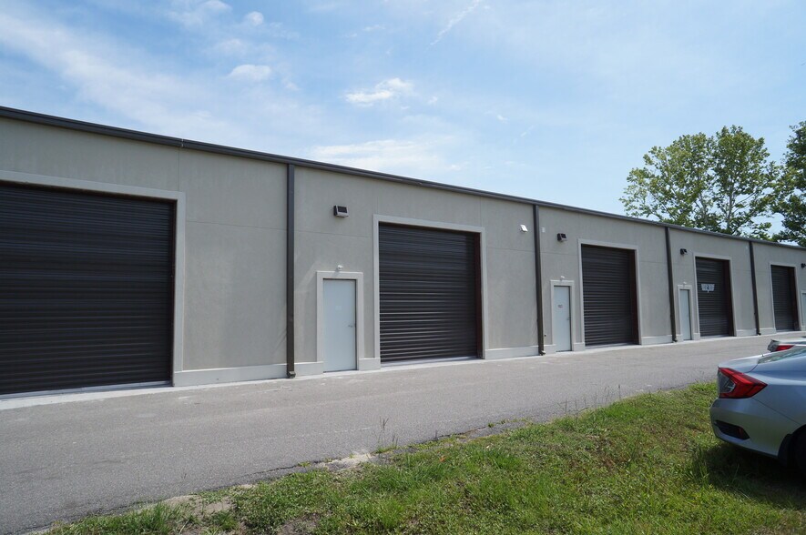 More Photos Of 63 Schinger Ave, Ridgeland Light Distribution For Lease