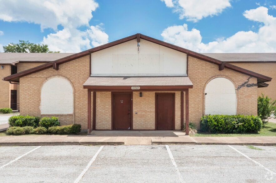 More Photos Of 1150 Fuller Dr, Dallas Religious Facility For Sale