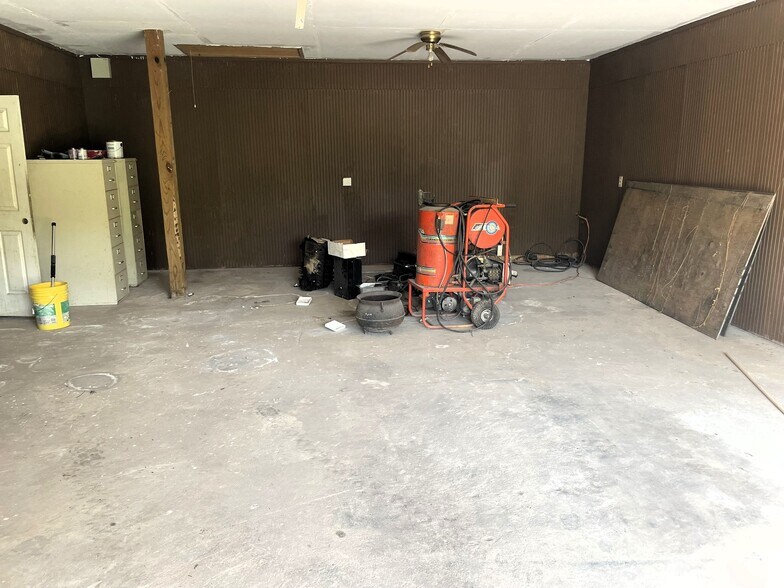 More Photos Of 2994 CR-4, Fitzpatrick Service Station For Sale