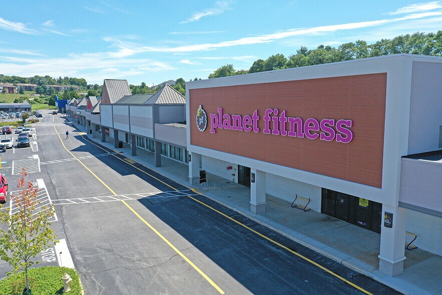 More Photos Of 1204-1292 Greensprings Dr, York Unknown For Lease