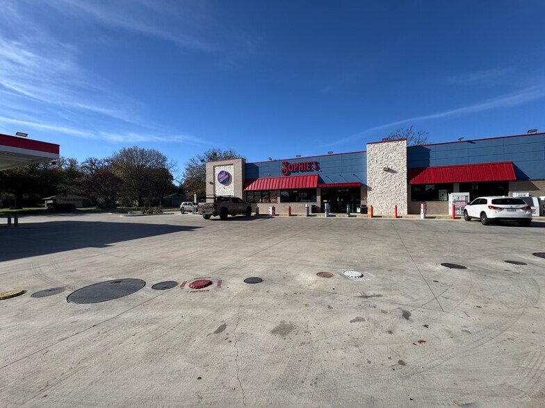 More Photos Of 5315 Troup Hwy, Tyler General Retail For Sale