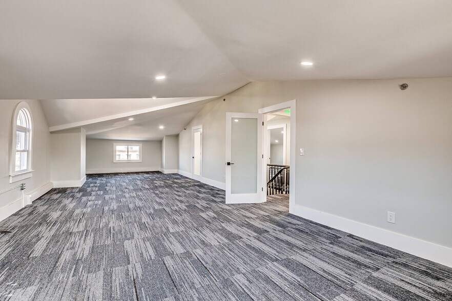 More Photos Of 123 Green St, Woodbridge Office Residential For Lease