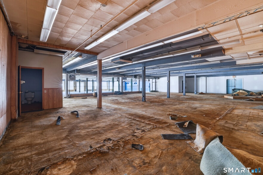 More Photos Of 1930 Silas Deane Hwy, Rocky Hill Freestanding For Sale