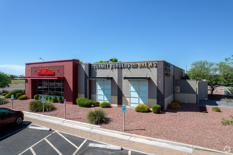 More Photos Of 2716-2810 S Market St, Gilbert Unknown For Lease