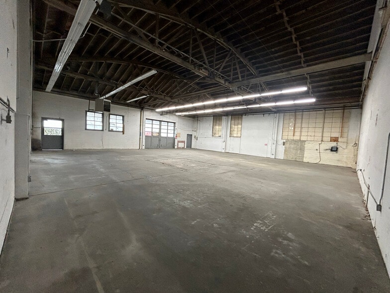 More Photos Of 4505 SE 24th Ave, Portland Industrial For Lease