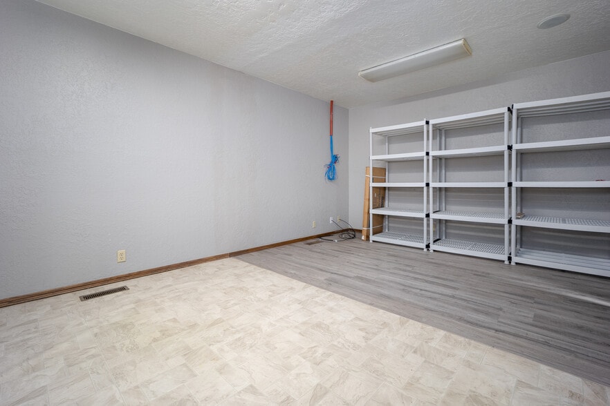More Photos Of 1108 N Washington St, Weatherford Medical For Sale