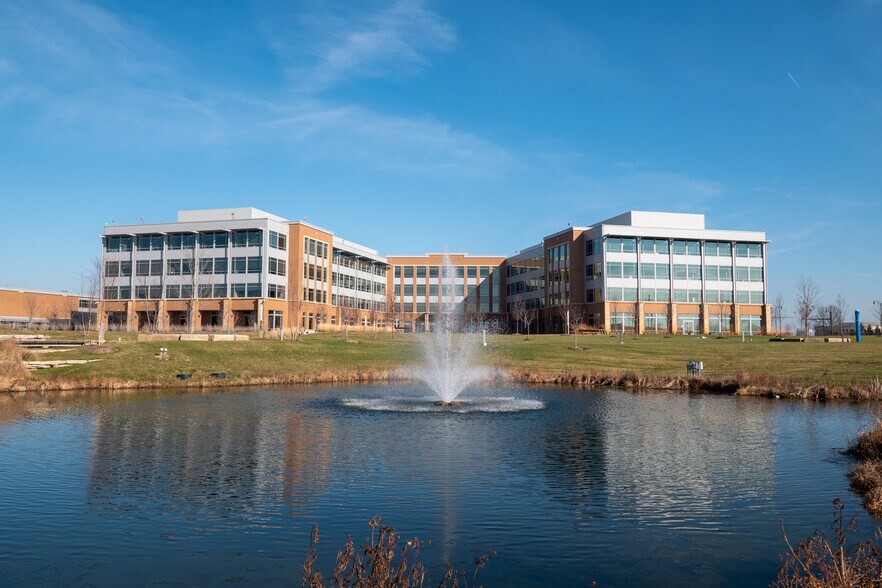 More Photos Of 4900 E Dublin Granville Rd, Columbus Office For Sale