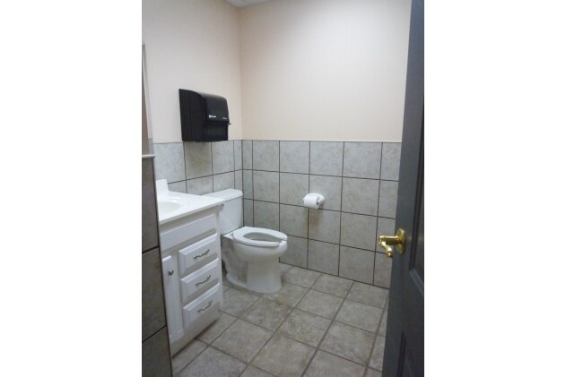 More Photos Of 124 Dorchester Sq, Westerville Office For Sale