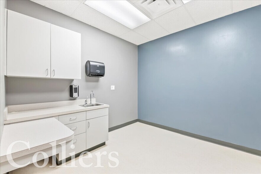 More Photos Of 745 S Progress Ave, Meridian Medical For Lease
