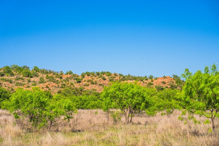 More Photos Of 5230 County Road 409, Llano Land For Sale