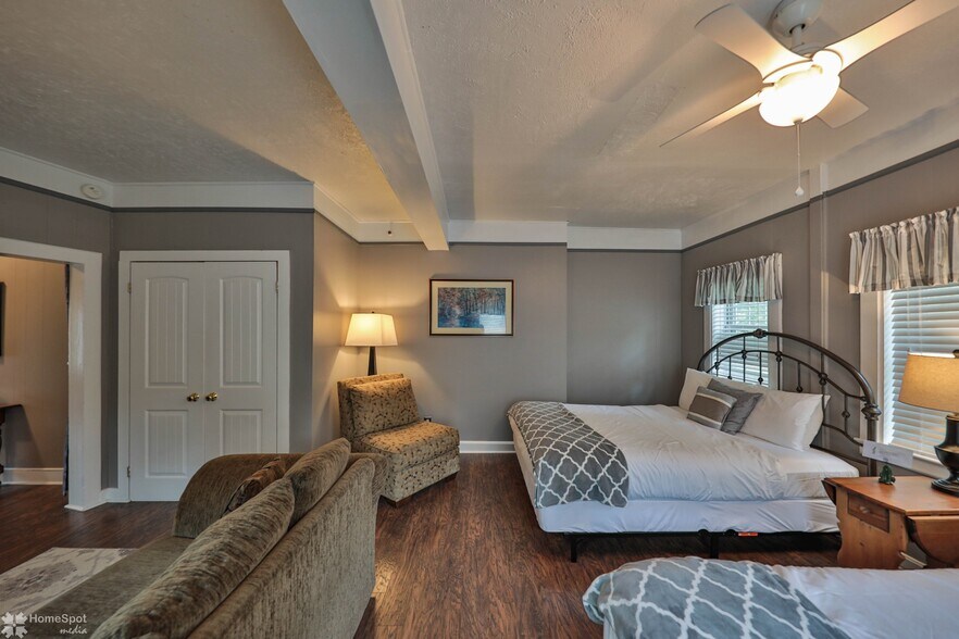 More Photos Of 2468 Route 390, Canadensis Hospitality For Sale