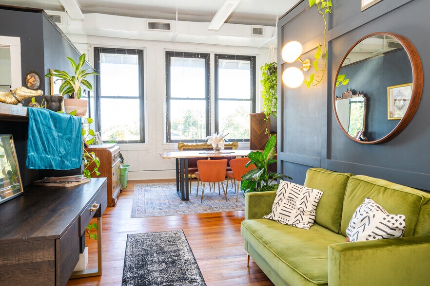 More Photos Of 327 11th Ave N, Saint Petersburg Office For Lease