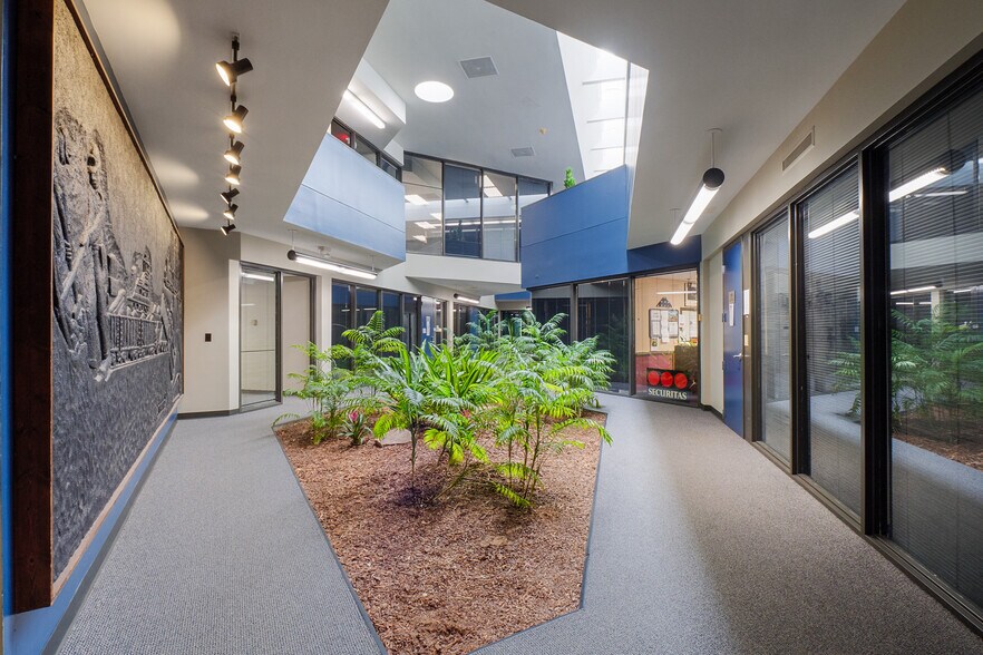 More Photos Of 141 Market Place Dr, Fairview Heights Office For Sale