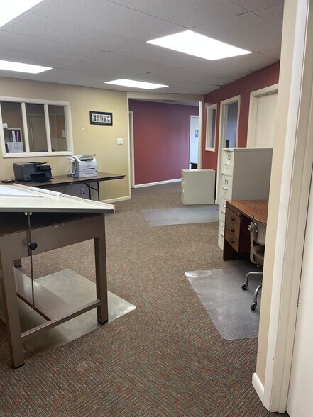 More Photos Of 1818 Union Ave, Altoona Office For Lease