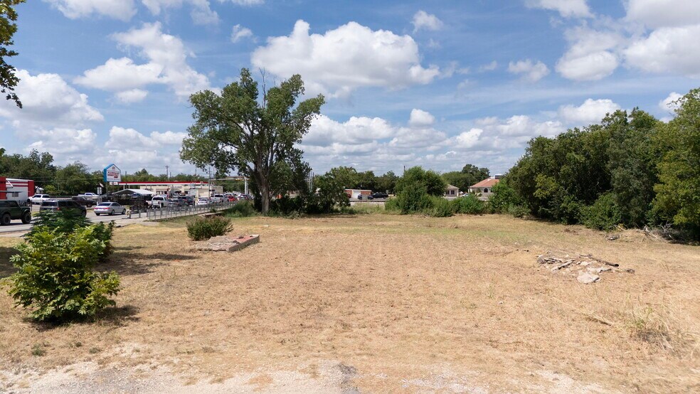 More Photos Of 101 E South St, Leander Land For Sale