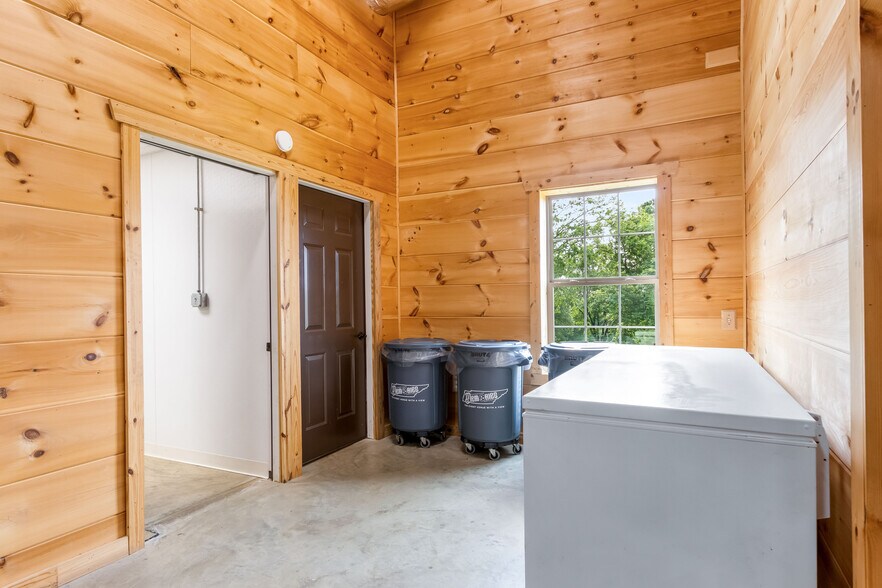 More Photos Of 1049 Oregon Rd, Lascassas Specialty For Sale