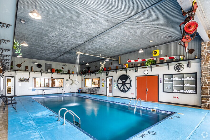 More Photos Of 1245 N Brown St, La Plata Hotel For Sale