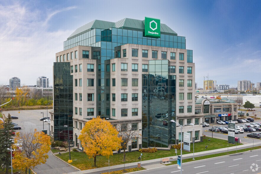 More Photos Of 2550 Boul Daniel-Johnson, Laval Office For Lease