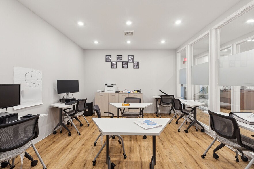 More Photos Of 6713 Ogontz Ave, Philadelphia Office For Sale