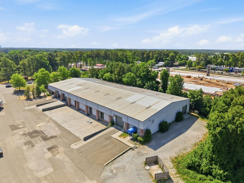 More Photos Of 2456 S Miami Blvd, Durham Warehouse For Lease