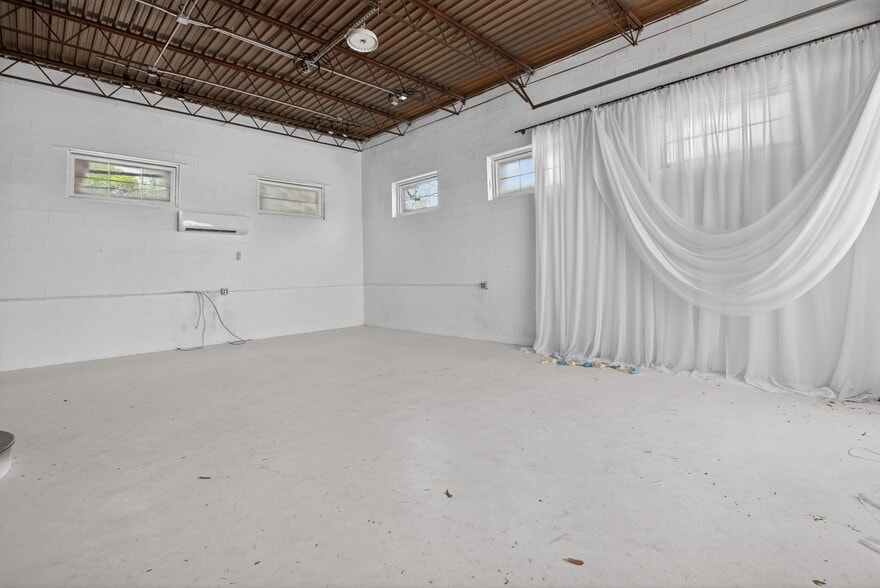 More Photos Of 116 W Bankhead Hwy, Villa Rica Storefront Retail Office For Sale