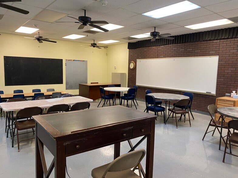 More Photos Of 630 W 17th Pl, Tempe Schools For Lease