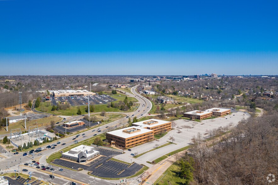 More Photos Of 13545 Barrett Parkway Dr, Ballwin Office For Lease
