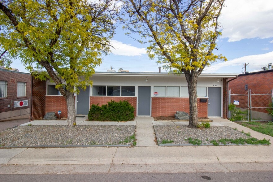 Primary Photo Of 882-884 S Lipan St, Denver Warehouse For Lease