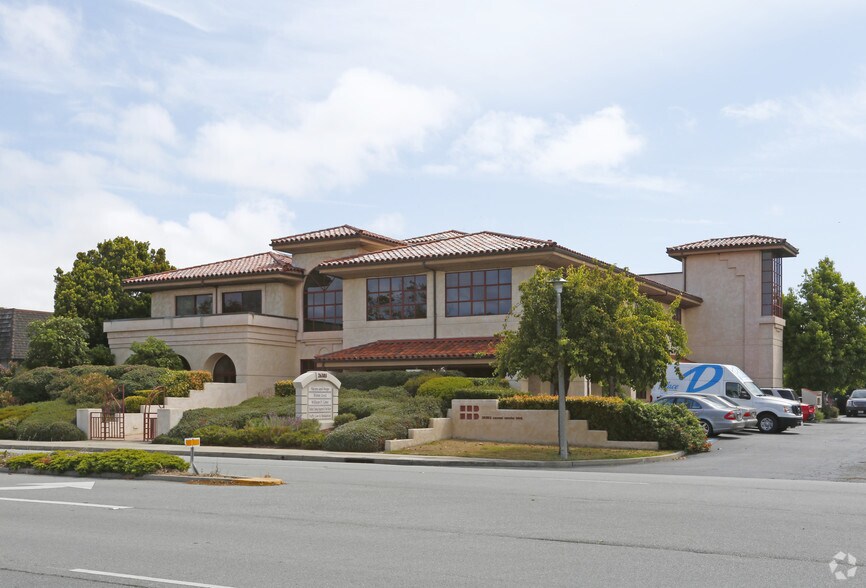 More Photos Of 26385 Carmel Rancho Blvd, Carmel Office For Lease