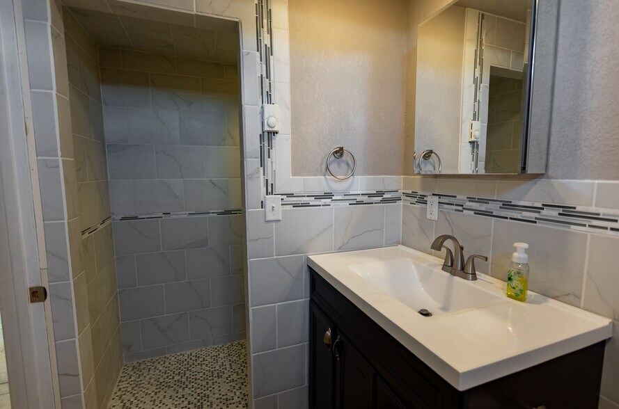 More Photos Of 504 E Lyon St, Laramie Healthcare For Sale