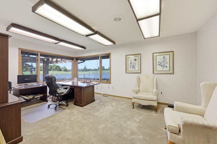 More Photos Of 6100 Memorial Dr, Dublin Medical For Sale