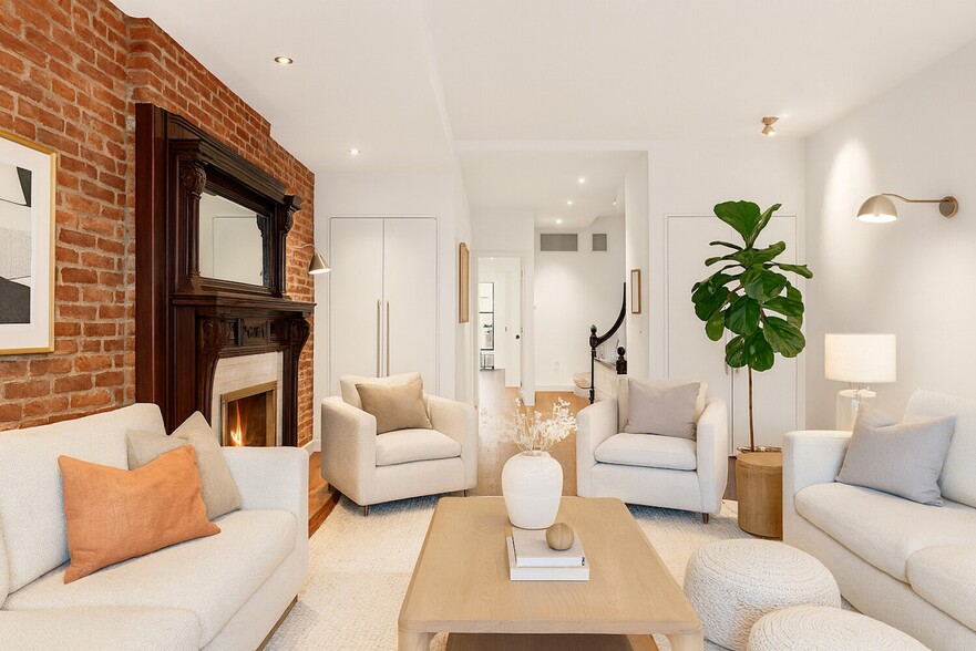 More Photos Of 860 Lexington Ave, New York Apartments For Sale